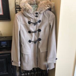 Zippered toggle hooded coat